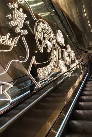 「Galeries Lafayette Champs-Elysées FOOD COURT」