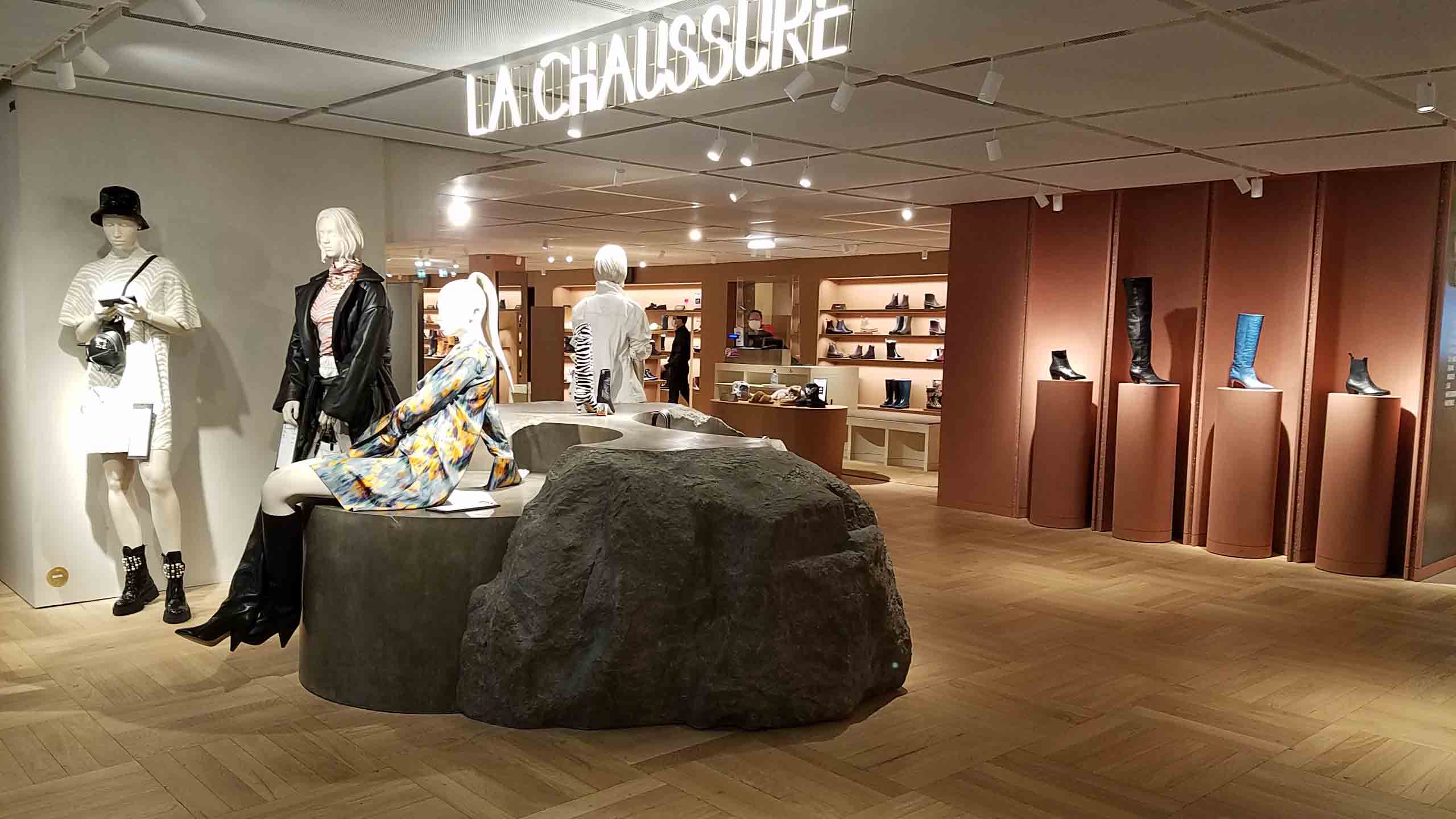 「Galeries Lafyette LA CHAUSSURE」